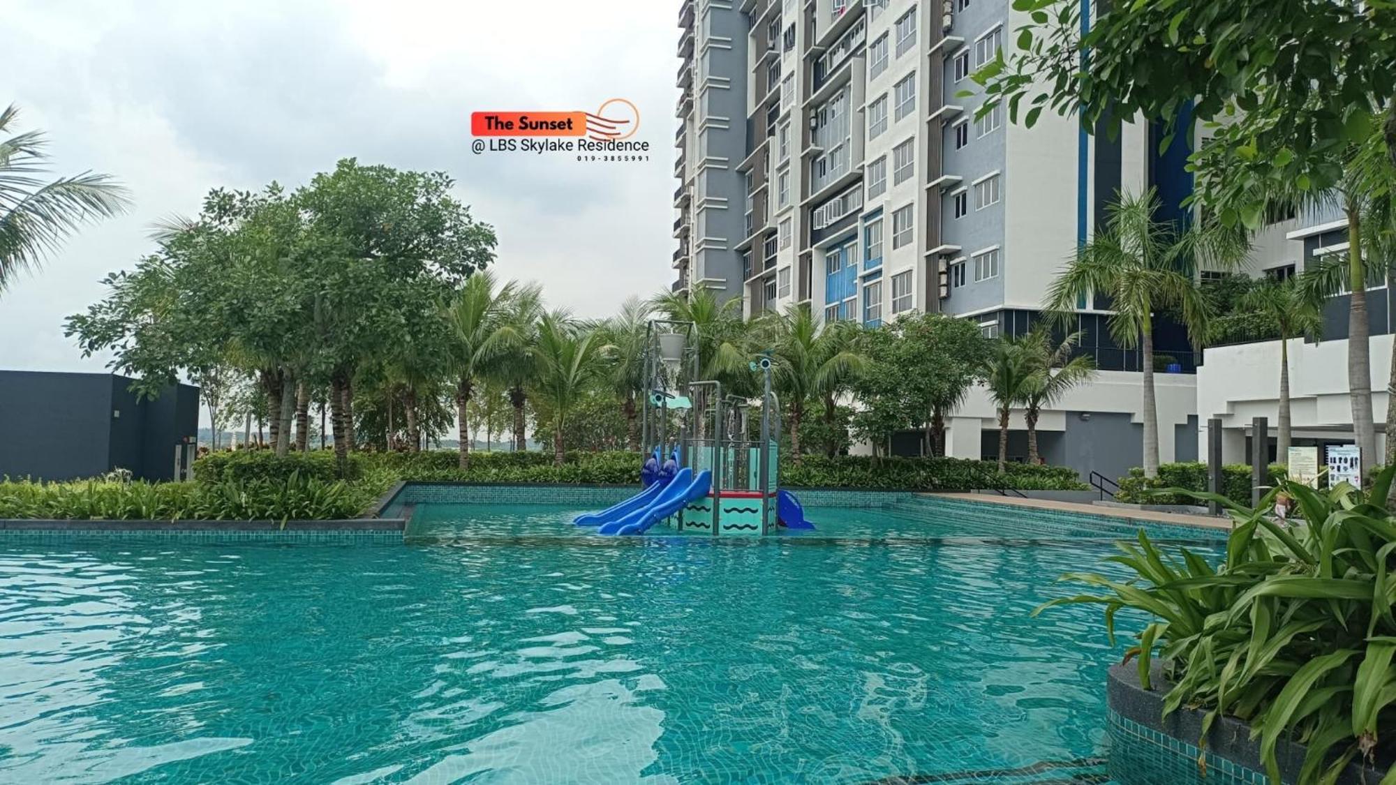 The Sunset - Lbs Skylake Residence Puchong Eksteriør billede